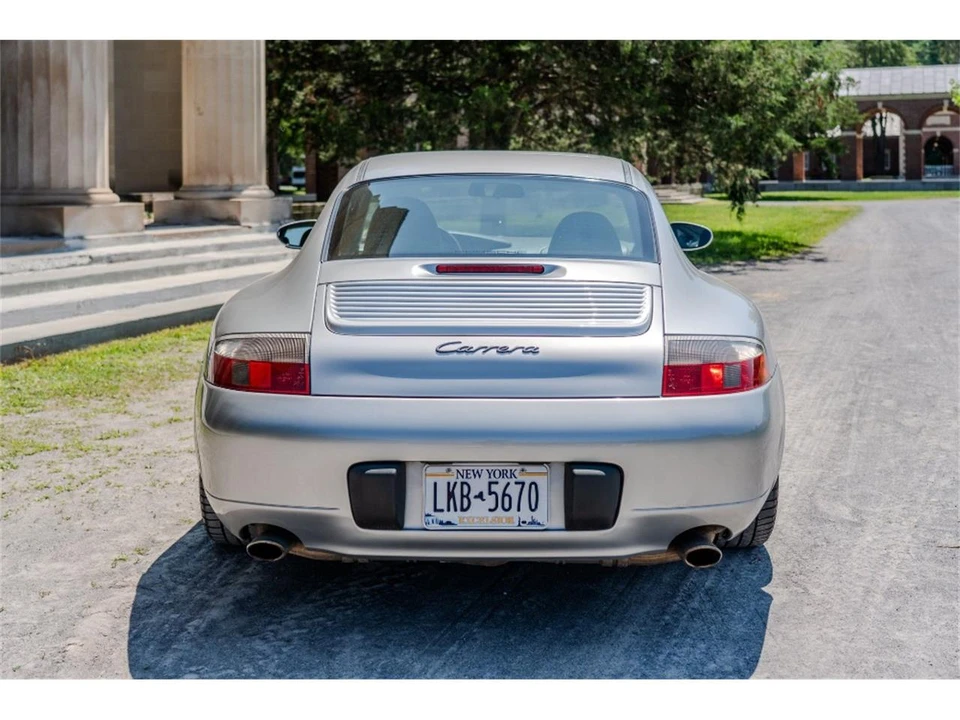 2001 Porsche 996 Carrera - Image 9 of 16