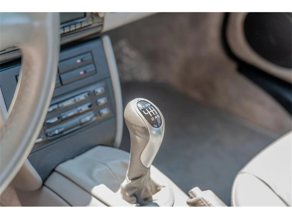 2001 Porsche 996 Carrera - Image 6 of 16
