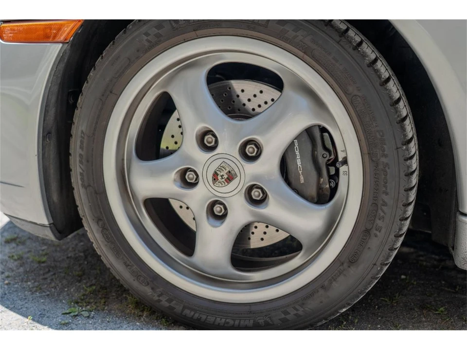 2001 Porsche 996 Carrera - Image 15 of 16