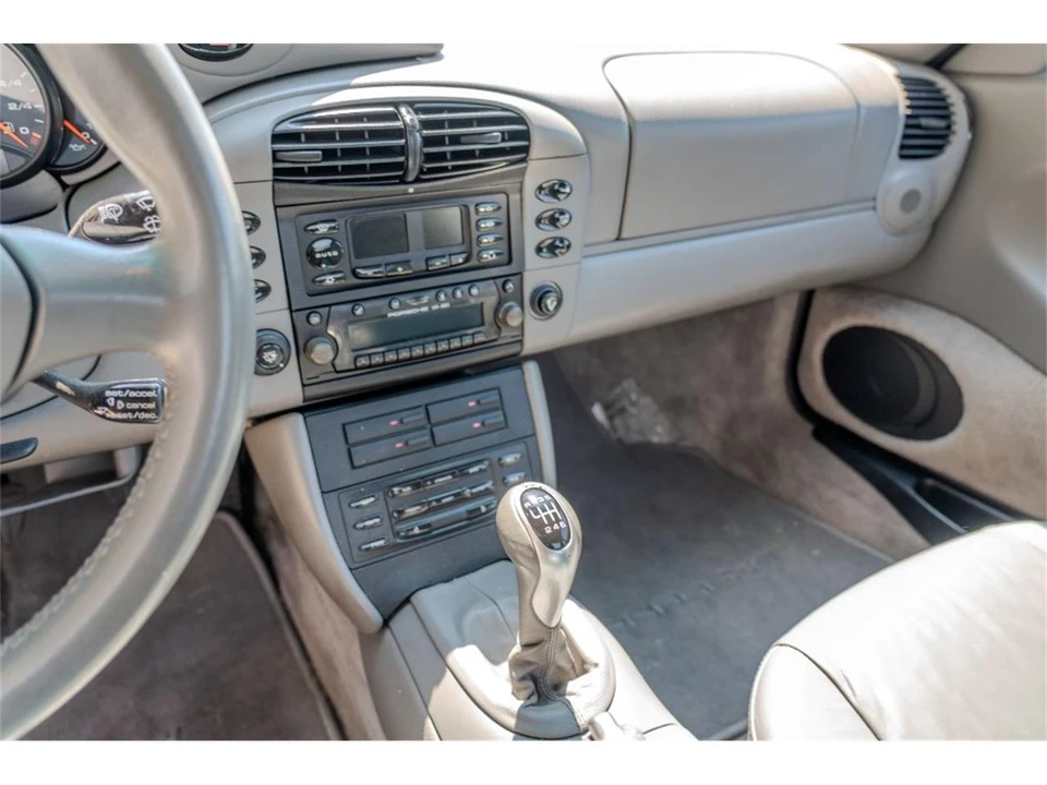 2001 Porsche 996 Carrera - Image 12 of 16