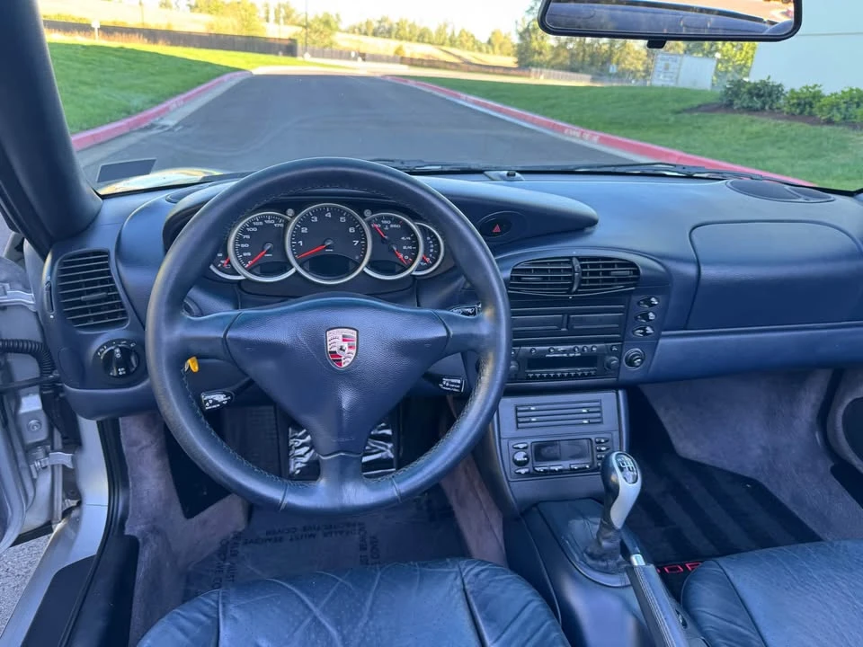 2001 Porsche 996 Carrera - Image 10 of 20