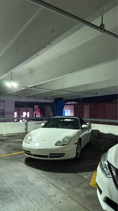 2001 Porsche 996 Carrera - Image 2 of 10
