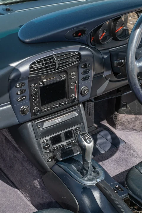 2001 Porsche 996 Carrera - Image 8 of 31
