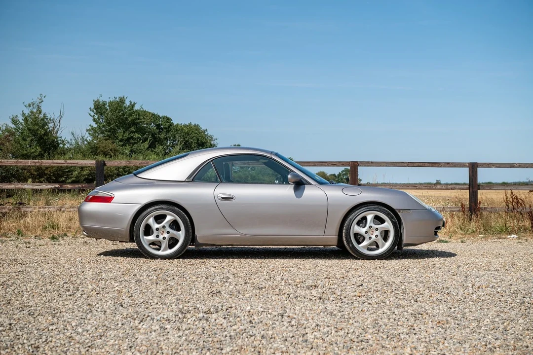 2001 Porsche 996 Carrera - Image 25 of 31