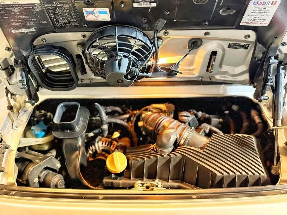 2001 Porsche 996 Carrera - Image 18 of 19