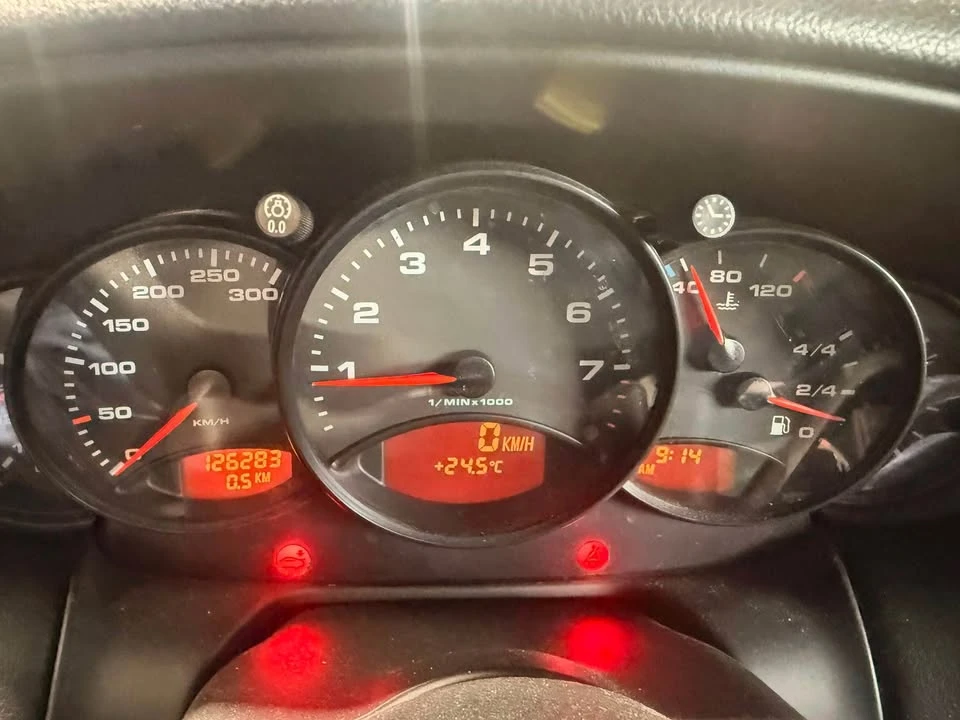 2001 Porsche 996 Carrera - Image 16 of 17