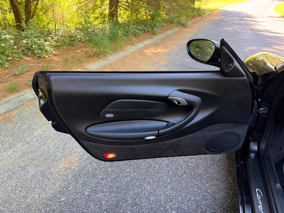 2001 Porsche 996 Carrera - Image 28 of 31