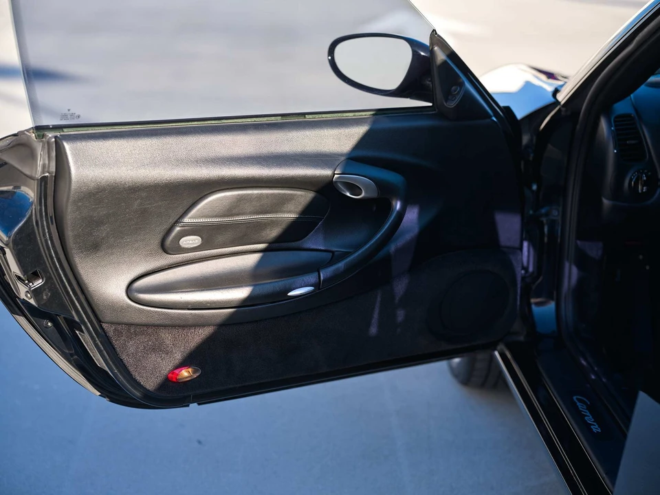 2001 Porsche 996 Carrera - Image 19 of 31