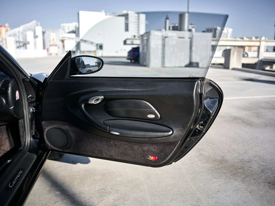 2001 Porsche 996 Carrera - Image 25 of 31