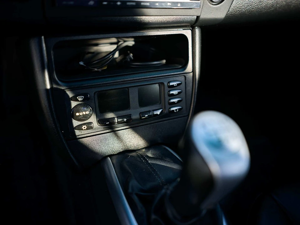 2001 Porsche 996 Carrera - Image 30 of 31