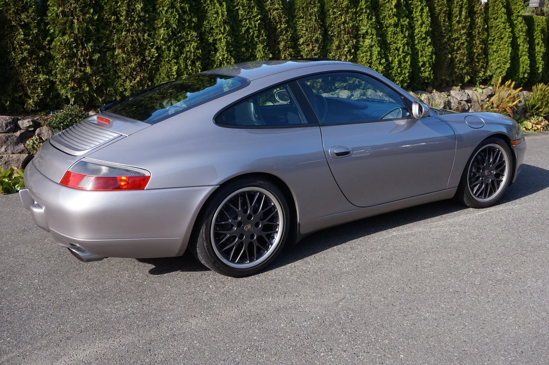 2001 Porsche 996 Carrera - Image 12 of 31