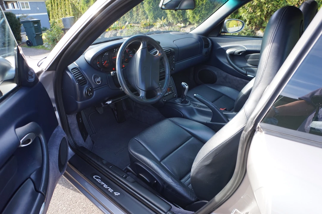 2001 Porsche 996 Carrera - Image 26 of 31