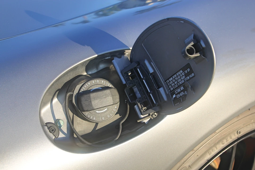 2001 Porsche 996 Carrera - Image 28 of 31