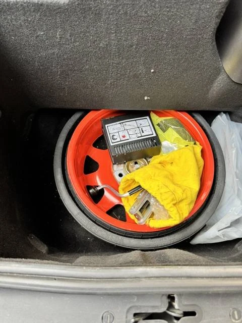 2001 Porsche 996 Carrera 4 - Image 20 of 22