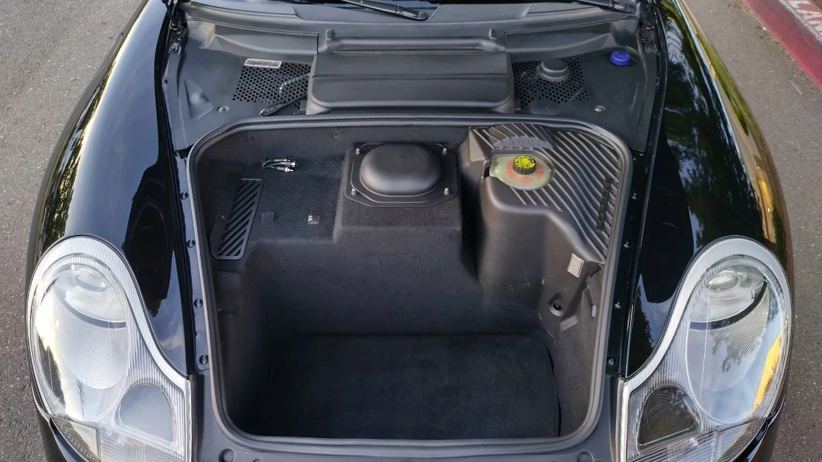 2001 Porsche 996 Carrera 4 - Image 9 of 24
