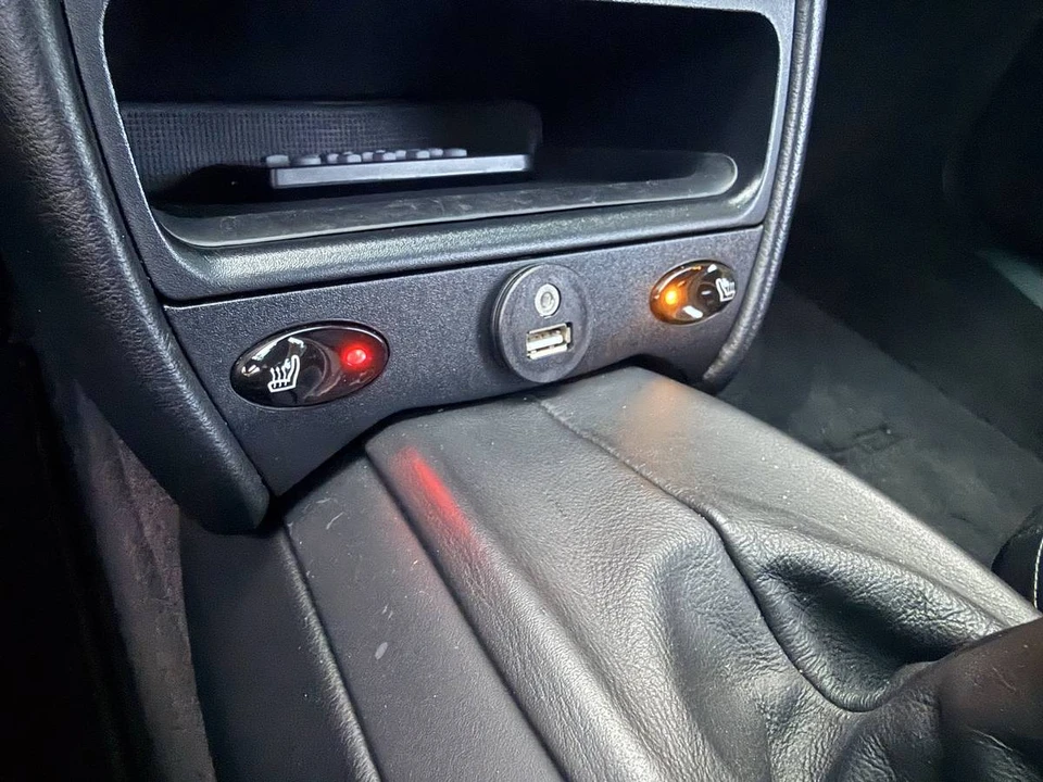 2001 Porsche 996 Carrera 4 - Image 17 of 24
