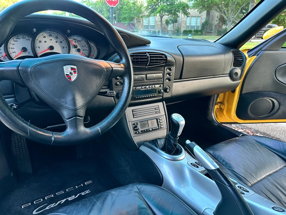 2001 Porsche 996 Carrera 4 - Image 6 of 20