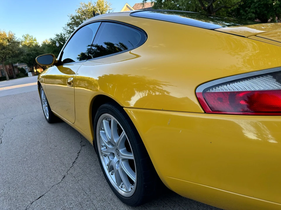 2001 Porsche 996 Carrera 4 - Image 12 of 20