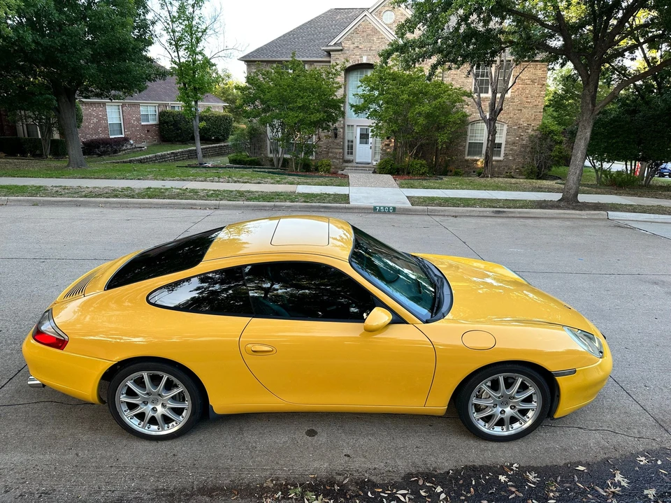 2001 Porsche 996 Carrera 4 - Image 16 of 20
