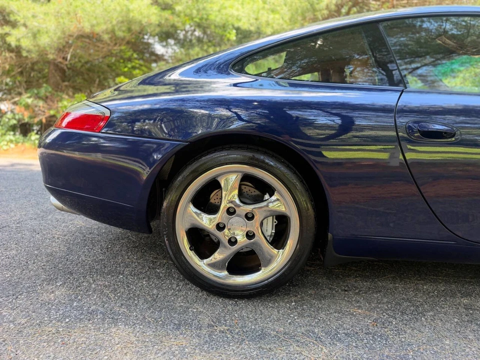 2001 Porsche 996 Carrera 4 - Image 14 of 31