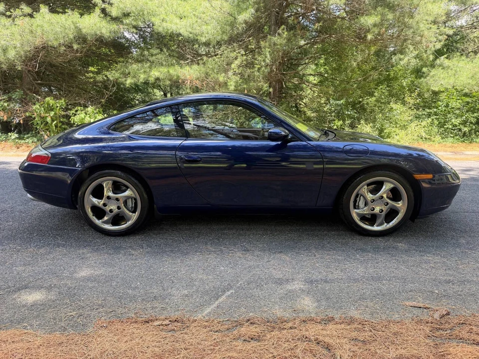 2001 Porsche 996 Carrera 4 - Image 12 of 31