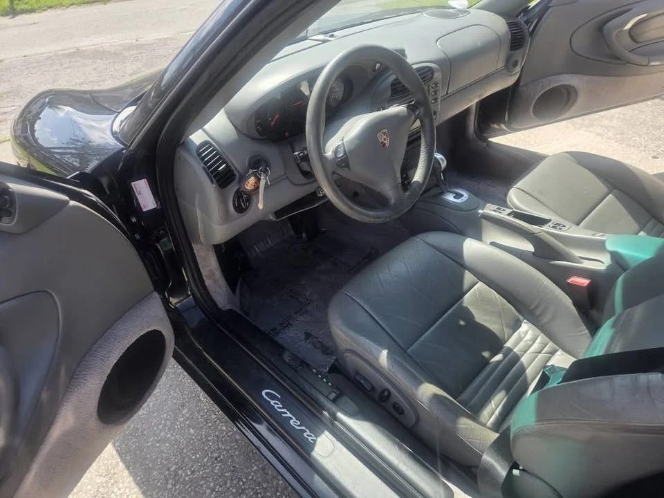 2001 Porsche 996 Carrera 4 - Image 11 of 18