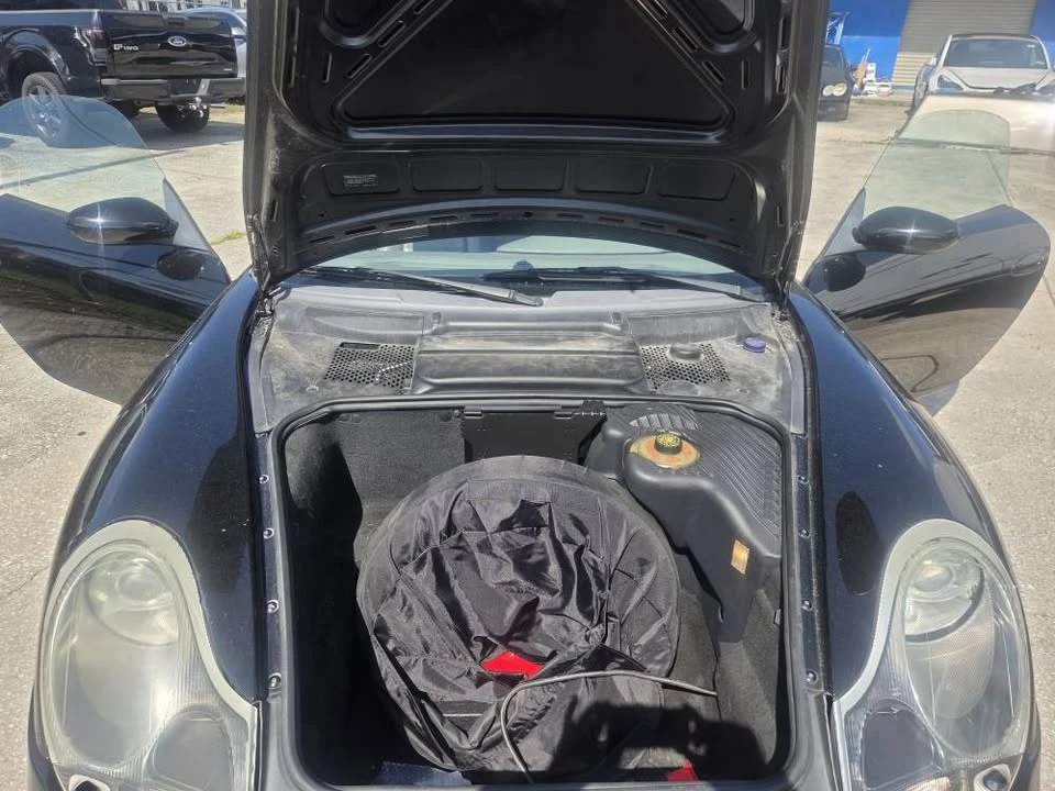 2001 Porsche 996 Carrera 4 - Image 16 of 18