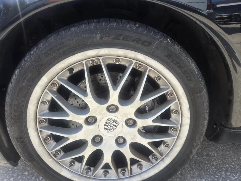 2001 Porsche 996 Carrera 4 - Image 13 of 18