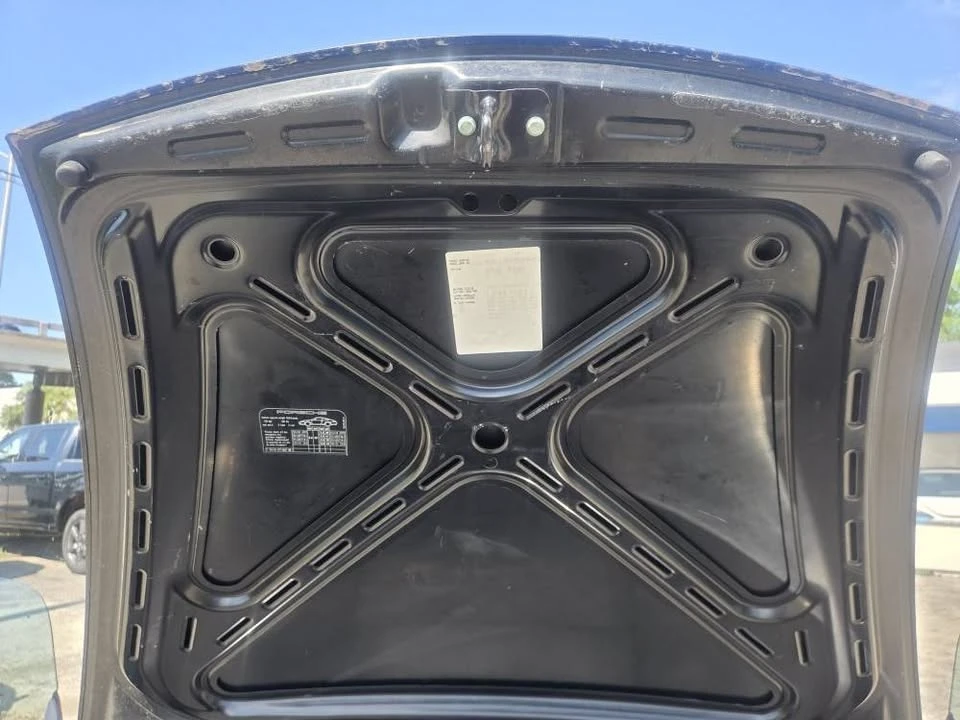 2001 Porsche 996 Carrera 4 - Image 15 of 18