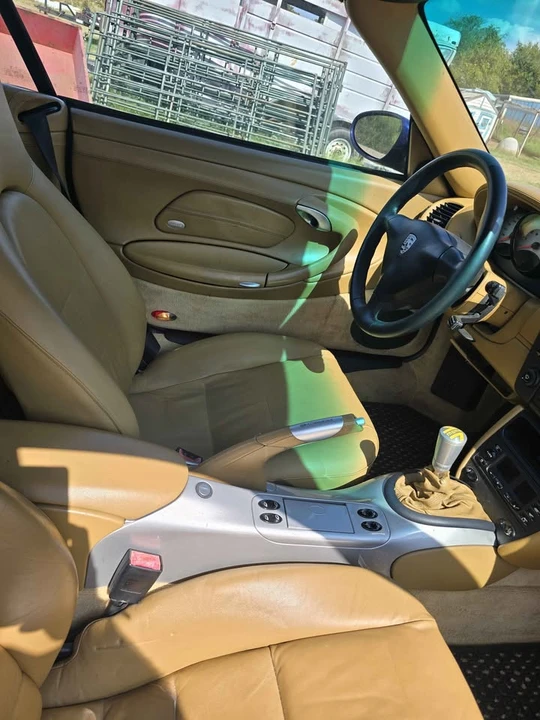 2001 Porsche 996 Carrera 4 - Image 4 of 6