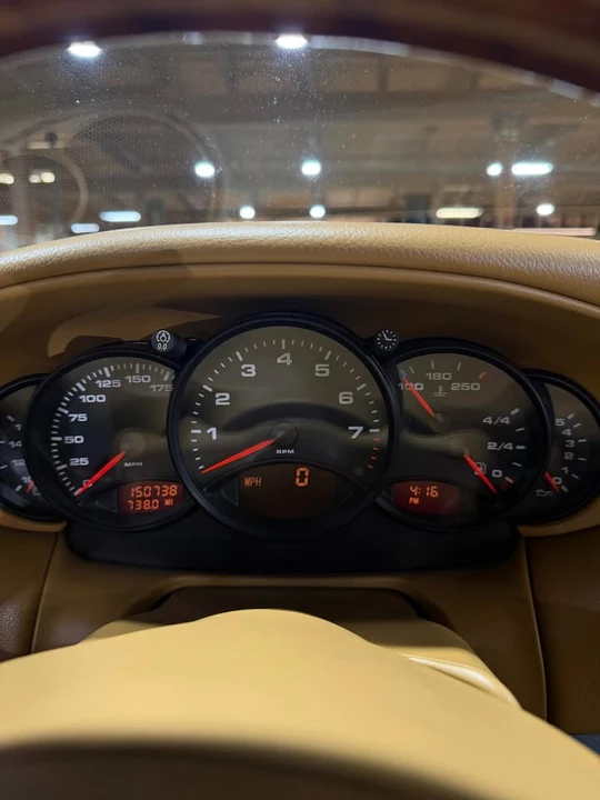 2001 Porsche 996 Carrera 4 - Image 9 of 10