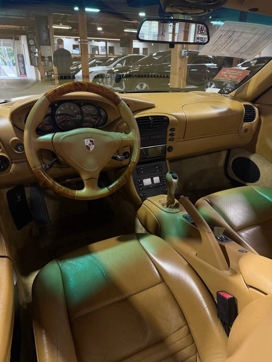 2001 Porsche 996 Carrera 4 - Image 7 of 10