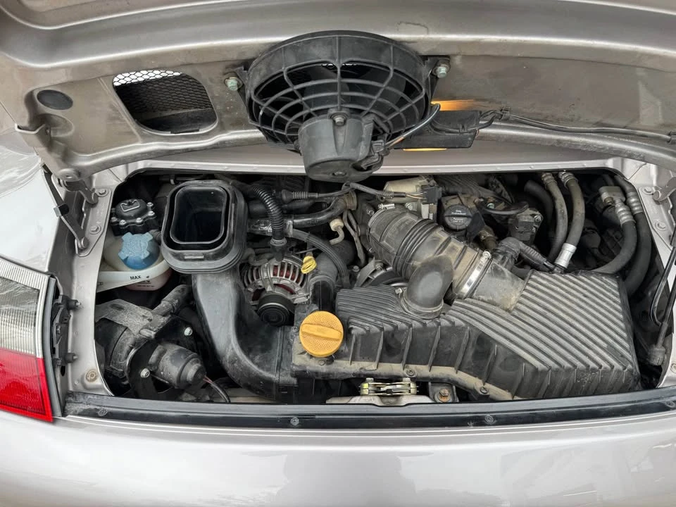 2001 Porsche 996 Carrera 4 - Image 11 of 12