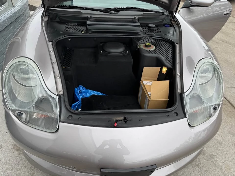 2001 Porsche 996 Carrera 4 - Image 10 of 12