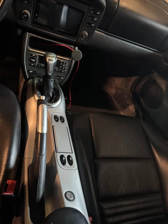 2001 Porsche 996 Carrera 4 - Image 4 of 5