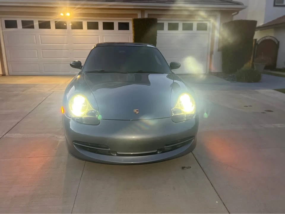 2001 Porsche 996 Carrera 4 - Image 10 of 17