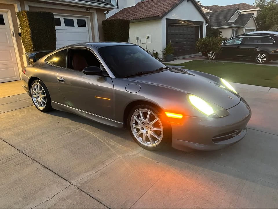 2001 Porsche 996 Carrera 4 - Image 9 of 17