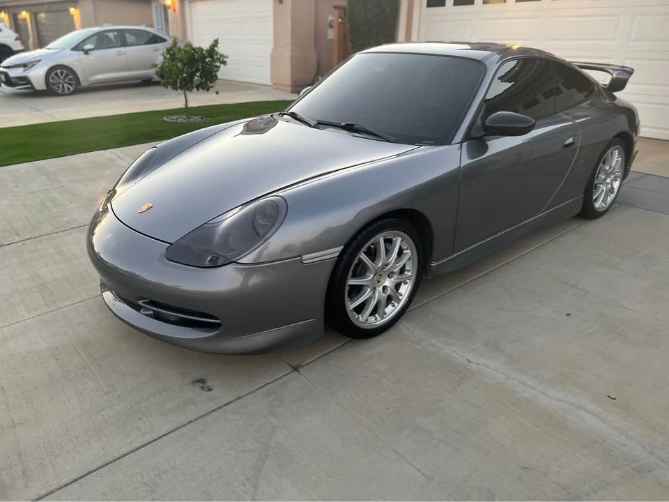 2001 Porsche 996 Carrera 4 - Image 6 of 17