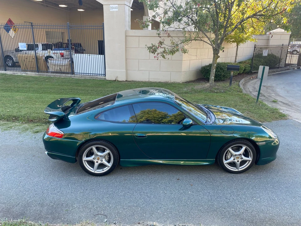 2001 Porsche 996 Carrera 4 - Image 9 of 28