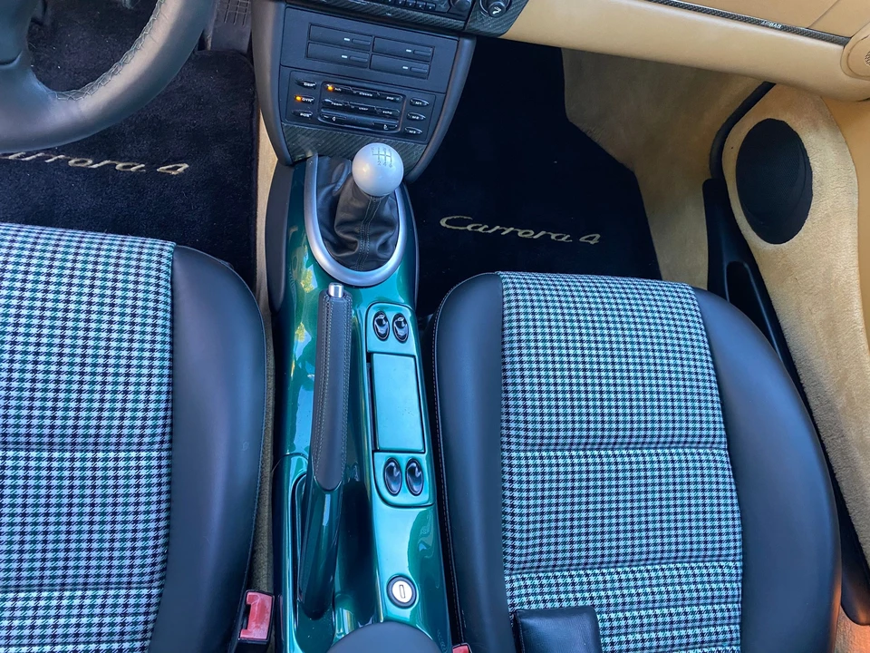 2001 Porsche 996 Carrera 4 - Image 15 of 28