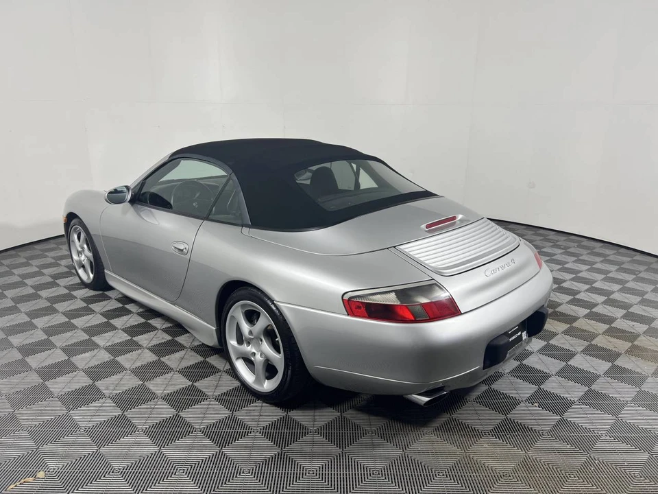 2001 Porsche 996 Carrera 4 - Image 3 of 4