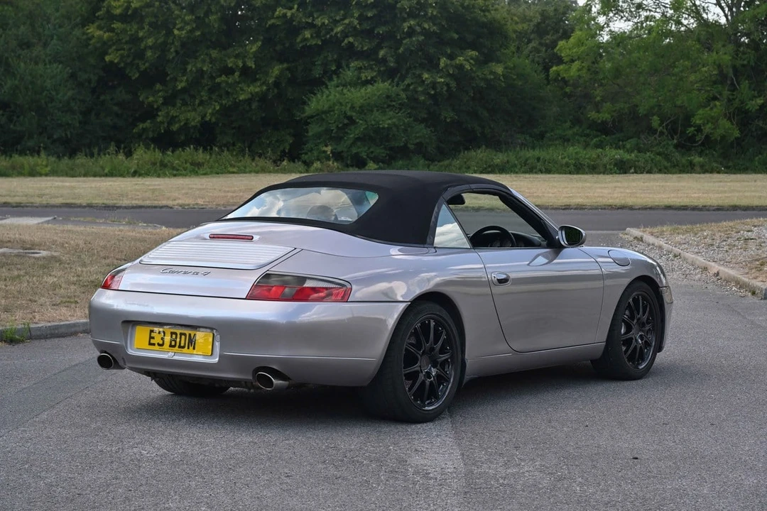 2001 Porsche 996 Carrera 4 - Image 11 of 30