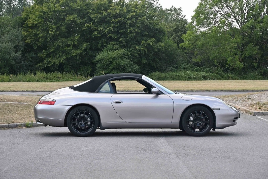 2001 Porsche 996 Carrera 4 - Image 13 of 30