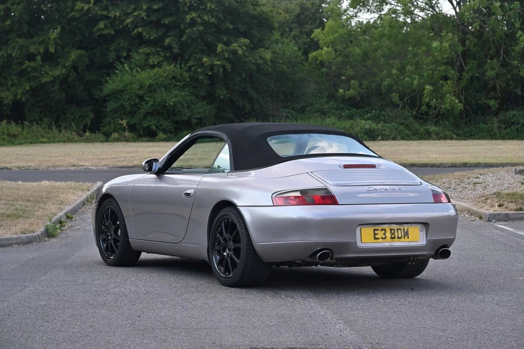 2001 Porsche 996 Carrera 4 - Image 21 of 30