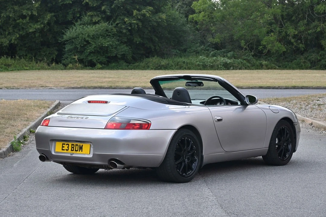 2001 Porsche 996 Carrera 4 - Image 23 of 30