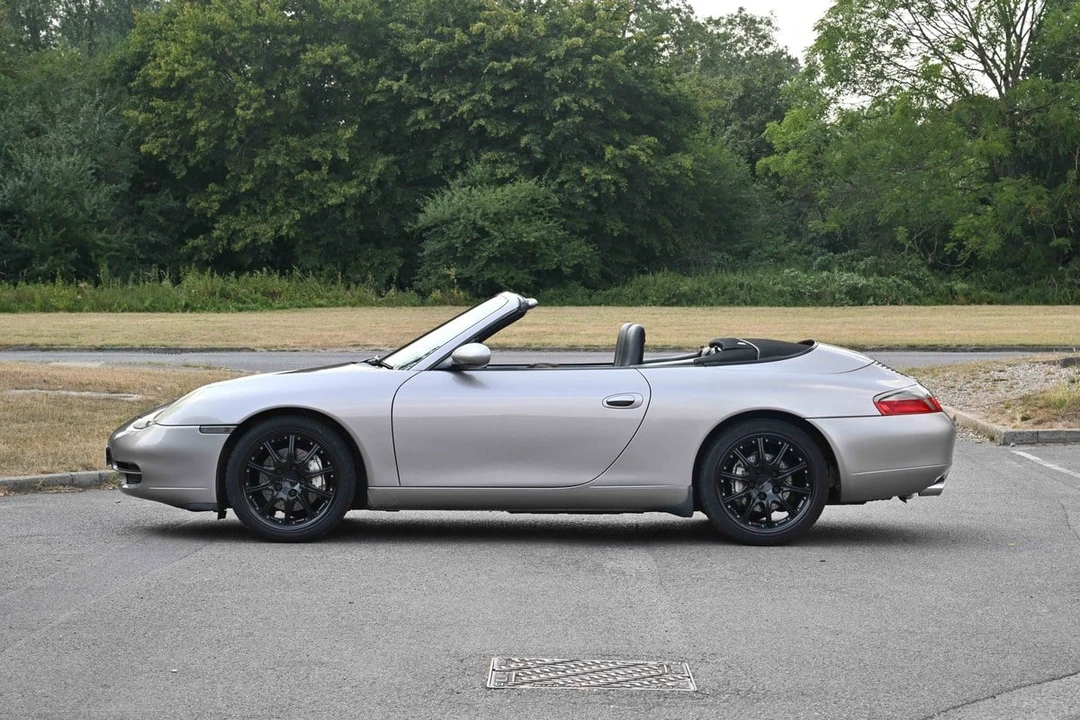2001 Porsche 996 Carrera 4 - Image 7 of 30
