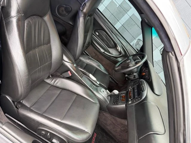 2001 Porsche 996 Carrera 4 - Image 11 of 19