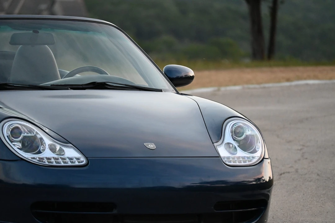 2001 Porsche 996 Carrera - Image 28 of 31