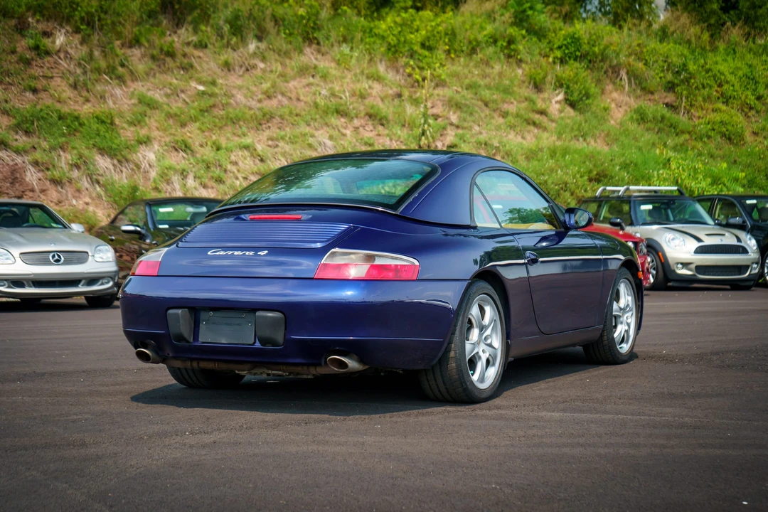 2001 Porsche 996 Carrera 4 - Image 11 of 31