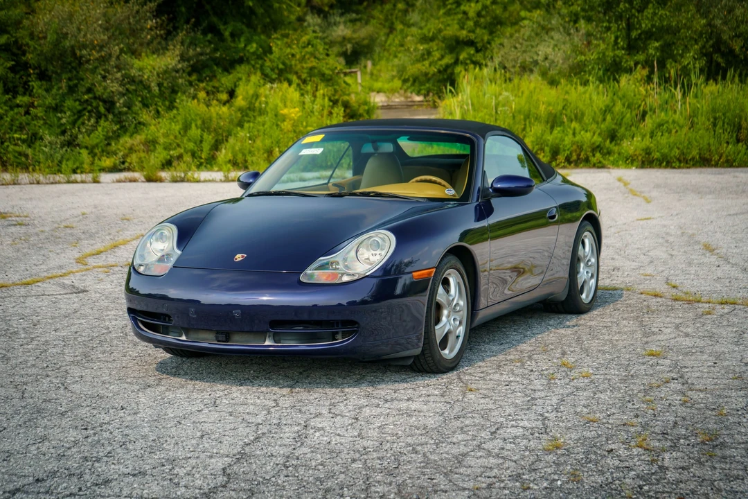 2001 Porsche 996 Carrera 4 - Image 18 of 31